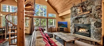 Luxury House, Hot Tub, Pet Friendly, Pool Table, EV Charger
