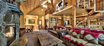 Luxury House, Hot Tub, Pet Friendly, Pool Table, EV Charger