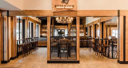 The Farmhouse at River Ranch, Steps to Rodeo! 227