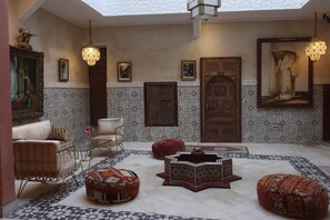 Superior Townhome | Living area - Riad la fayette bed & breakfast (Marrakech)