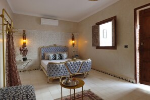 Superior Townhome | 7 bedrooms, Egyptian cotton sheets, premium bedding, down comforters - Riad la fayette bed & breakfast (Marrakech)