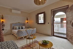 Superior Townhome | 7 bedrooms, Egyptian cotton sheets, premium bedding, down comforters - Riad la fayette bed & breakfast  (Marrakech)