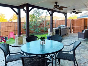 Outdoor dining - Spacious 5 bedroom w/ Game Room, Office and Covered Patio (Allen)
