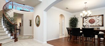 Spacious 5 bedroom w/ Game Room and Covered Patio