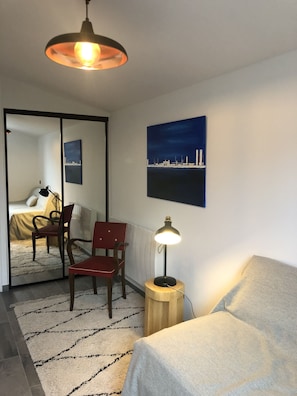 2 chambres, fer et planche à repasser, Wi-Fi gratuit, draps fournis