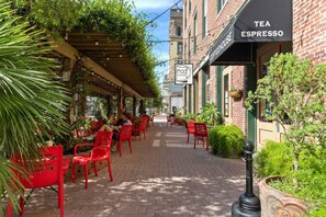 屋外ダイニングエリア