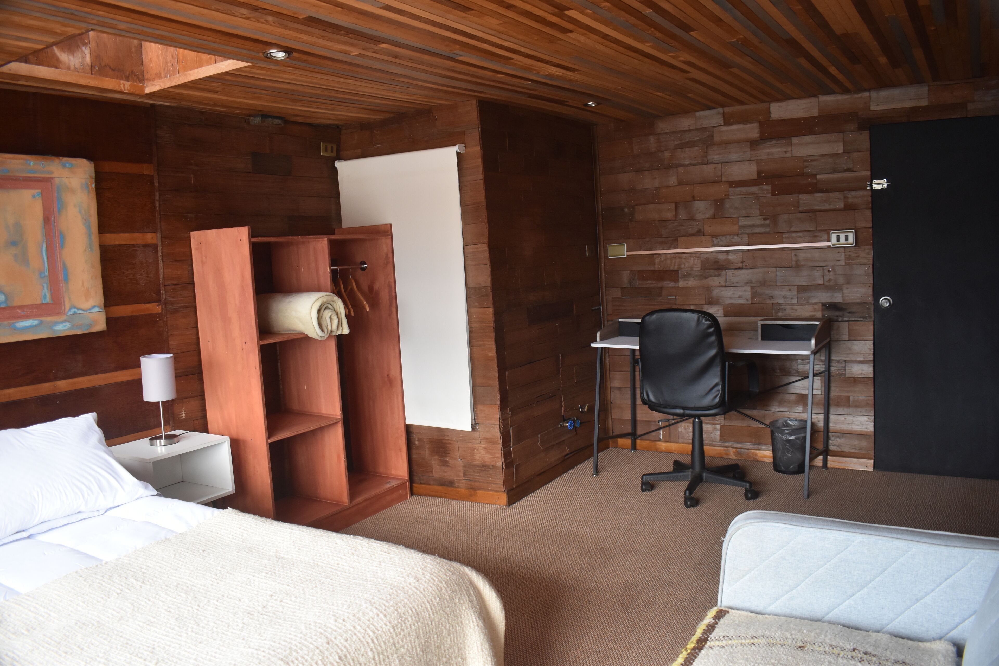 Free WiFi, bed sheets