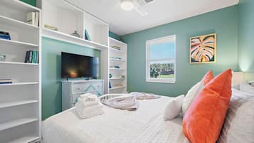 5 bedrooms, desk, iron/ironing board, travel crib
