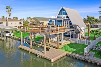 Waterfront sunsets await at The Crab Shack!
