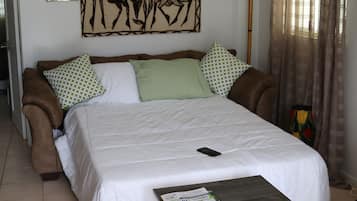 1 bedroom, iron/ironing board, free WiFi, bed sheets