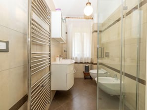 Hair dryer, towels