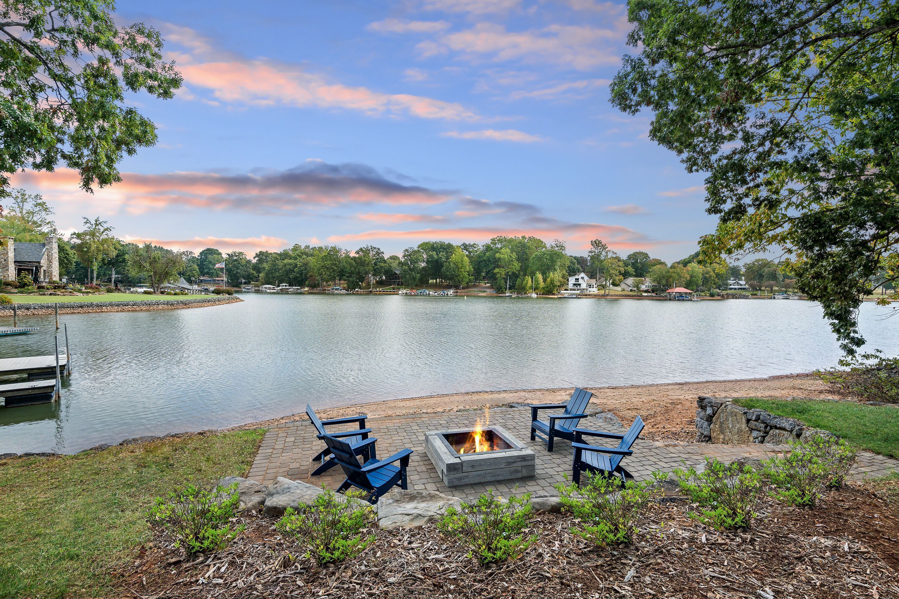 Ruby Arrival by SoCharm | Luxury on Lake Norman