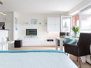 صورة غير مصنفة، 3 من 18، زرّ