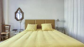 1 chambre, fer et planche Ă  repasser, Wi-Fi, draps fournis