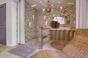 Spa - Le Mas des Anges (Cabannes)