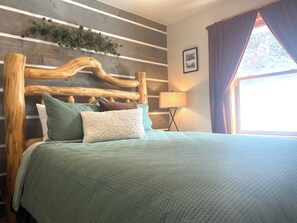 3 bedrooms, desk, iron/ironing board, free WiFi