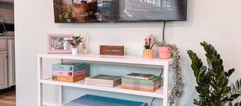 Rainbow Retreat ~ 3-bedroom fun loving home full of color! 