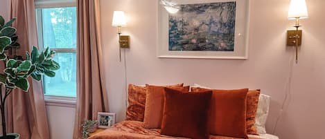 3 quartos, ferros/tábuas de passar roupa, berço de viagem