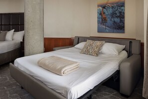 3 bedrooms, iron/ironing board, WiFi, bed sheets - Cliff Club Crest 2BD Suite Ski In-ski out Condo with free entry to Cliff Spa (Sandy)