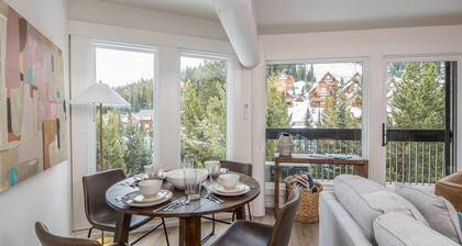 Remodeled Stillwater Condo, walking distance to lifts at Big Sky Resort!
