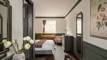Habitación doble superior de uso individual, 1 cama King size | Ropa de cama de alta calidad, camas con efecto memoria y minibar