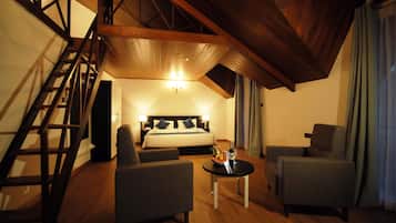 Family Quadruple Room | Premium bedding, in-room safe, individually decorated