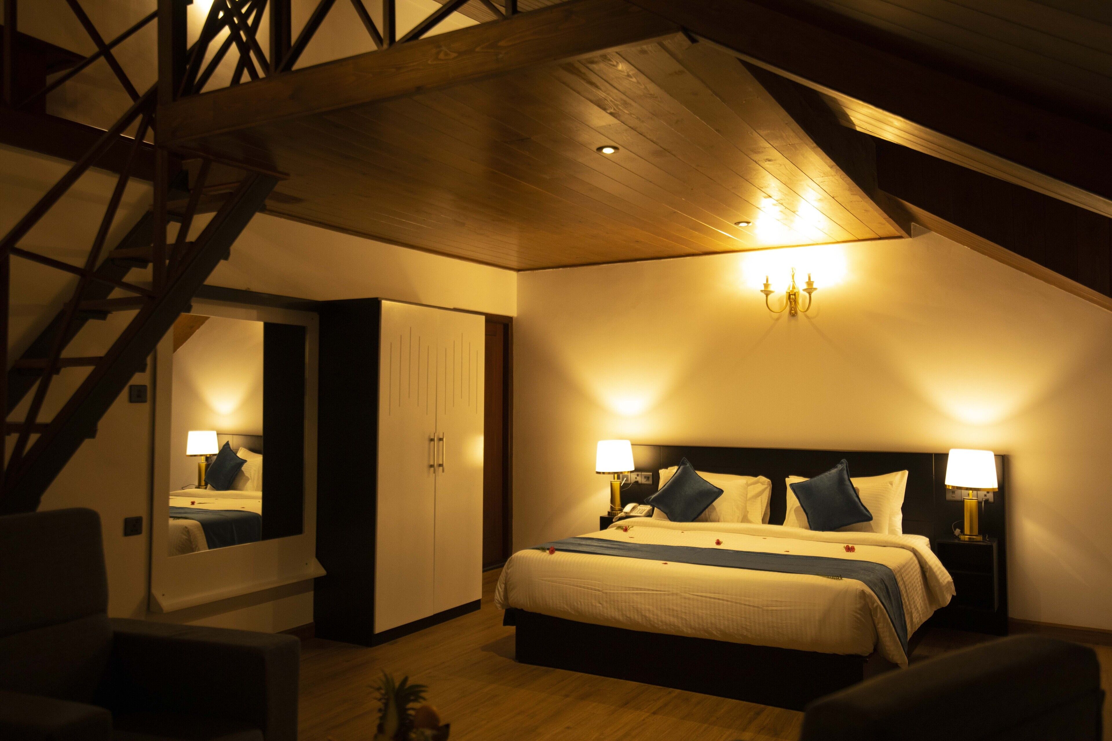 Phòng 4 dành cho gia đình | Bộ đồ giường cao cấp, két bảo mật tại phòng, trang trí khác biệt 