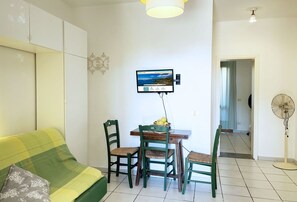 TV - Appartamenti Adriana - Appartamenti Adriana - Bilocale (3) (Porto Azzurro)
