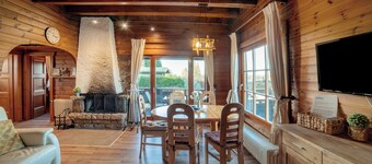 Chalet "Bühberg Alm" with Private Terrace, Balcony & Wi-Fi