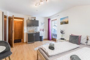 Ferros/tábuas de passar roupa, Wi-Fi de cortesia, roupa de cama