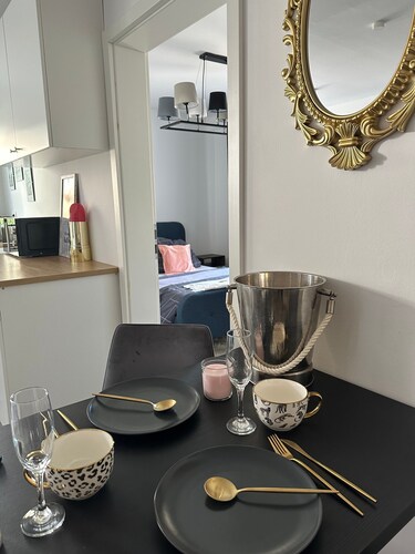 Apartment 'Deluxe Apartement Mit Terrasse' with Shared Terrace and Wi-Fi