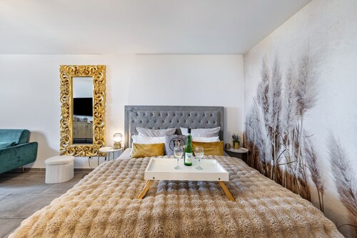 Apartment 'Deluxe Apartement Mit Terrasse' with Shared Terrace and Wi-Fi