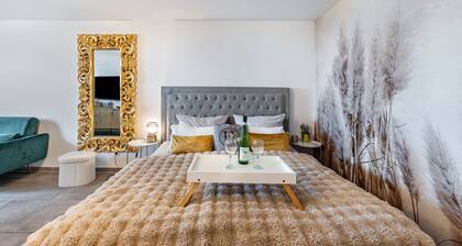 Ferienwohnung 'Deluxe Apartement Mit Terrasse' mit Gemeinschaftsterrasse und WLAN