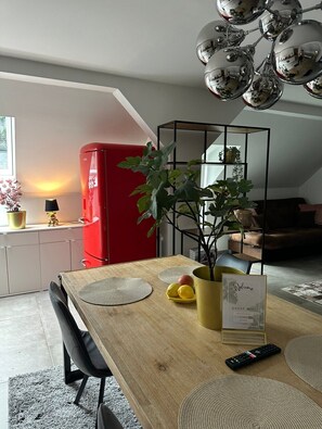 Dining - Apartment 'Deluxe Loftapartement Big Size' with Shared Terrace and Wi-Fi (Duisburg)