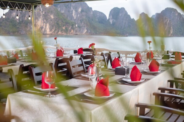 包含每日自助早餐