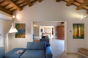 Caminetto, impianto stereo