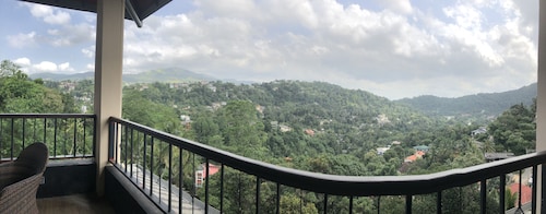 Riverdale Ridge Apartment II