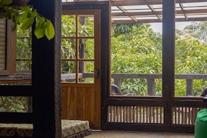 豪華客房 | 客房內保險箱、獨特裝潢、布置獨特、隔音