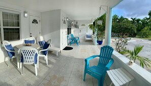 Exterior - Suite 2 Beach, Shuttle, Concierge, Garden, Cats (West Bay)