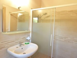 Hair dryer, towels - Eleonora by Interhome (Siracusa)