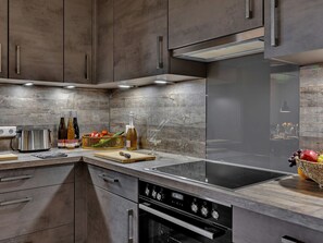 Fridge, oven, dishwasher, toaster