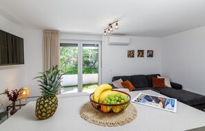 TV - Awesome apartment in Rovinj with WiFi (Rovinj)