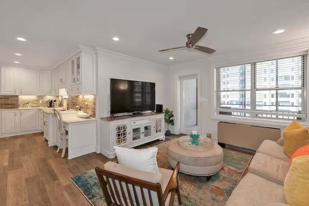 Modern Atlanta Condo w/Private Balcony!