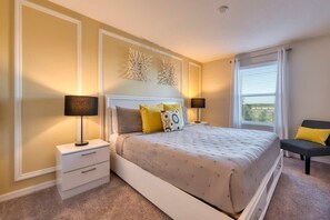 5 bedrooms, iron/ironing board, travel crib, WiFi - Private Pool Oasis, Solara Resort,  Stylish Decor (Kissimmee)