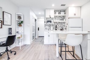 Fridge, microwave, stovetop, dishwasher - Matchless Luxury III – Elegant 3BR Golf View Condo w/ Designer Kitchen, Smart TVs & Private Patio! (Zephyrhills)