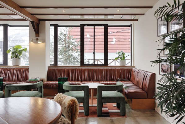 Bar lounge