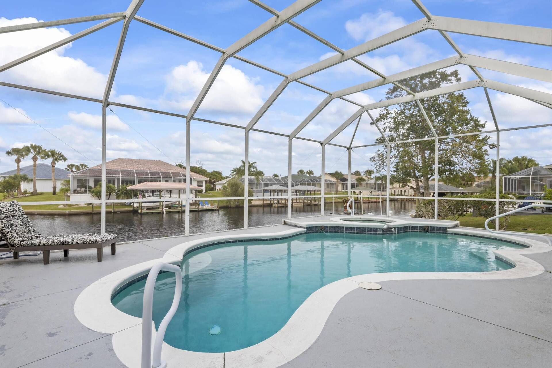 Coastal Charm Waterfront Pool Home | Boat Dock | Close To Golf | Palm Coast | Dog Friendly