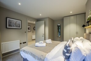 2 Schlafzimmer, Bügeleisen/Bügelbrett, kostenloses WLAN
