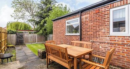 4BR in Beeston with Convenient City Centre Access