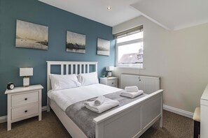 4 habitaciones, escritorio, tabla de planchar con plancha y wifi gratis 